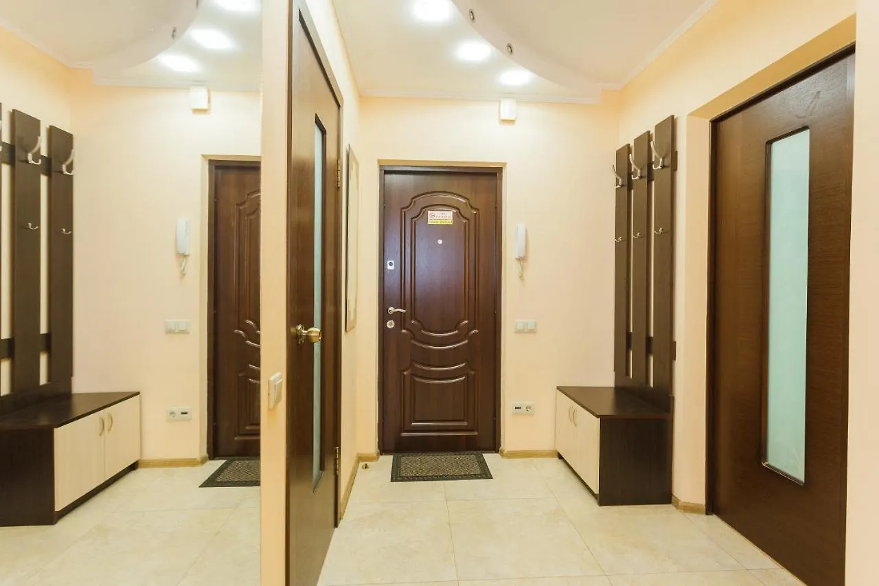 Квартира Рядом З Метро Мінська Kiev Appartement