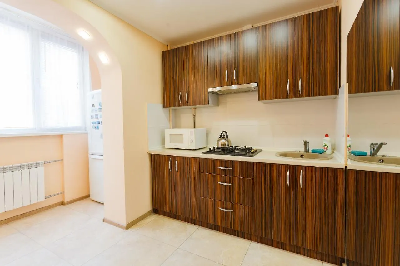 Квартира Рядом З Метро Мінська Kiev Appartement